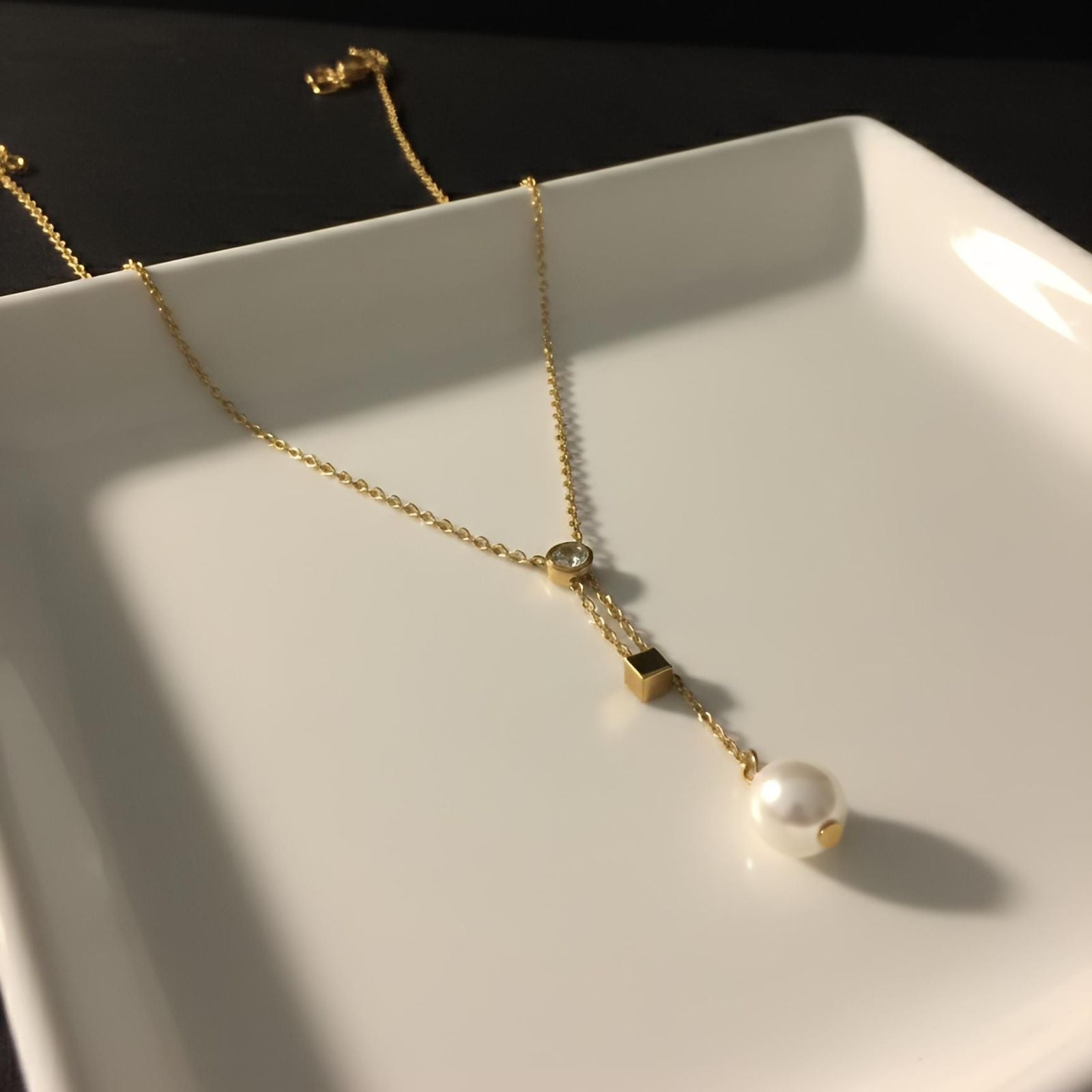 Luna Pearl Drop Pendant Necklace (Anti-Tarnish)