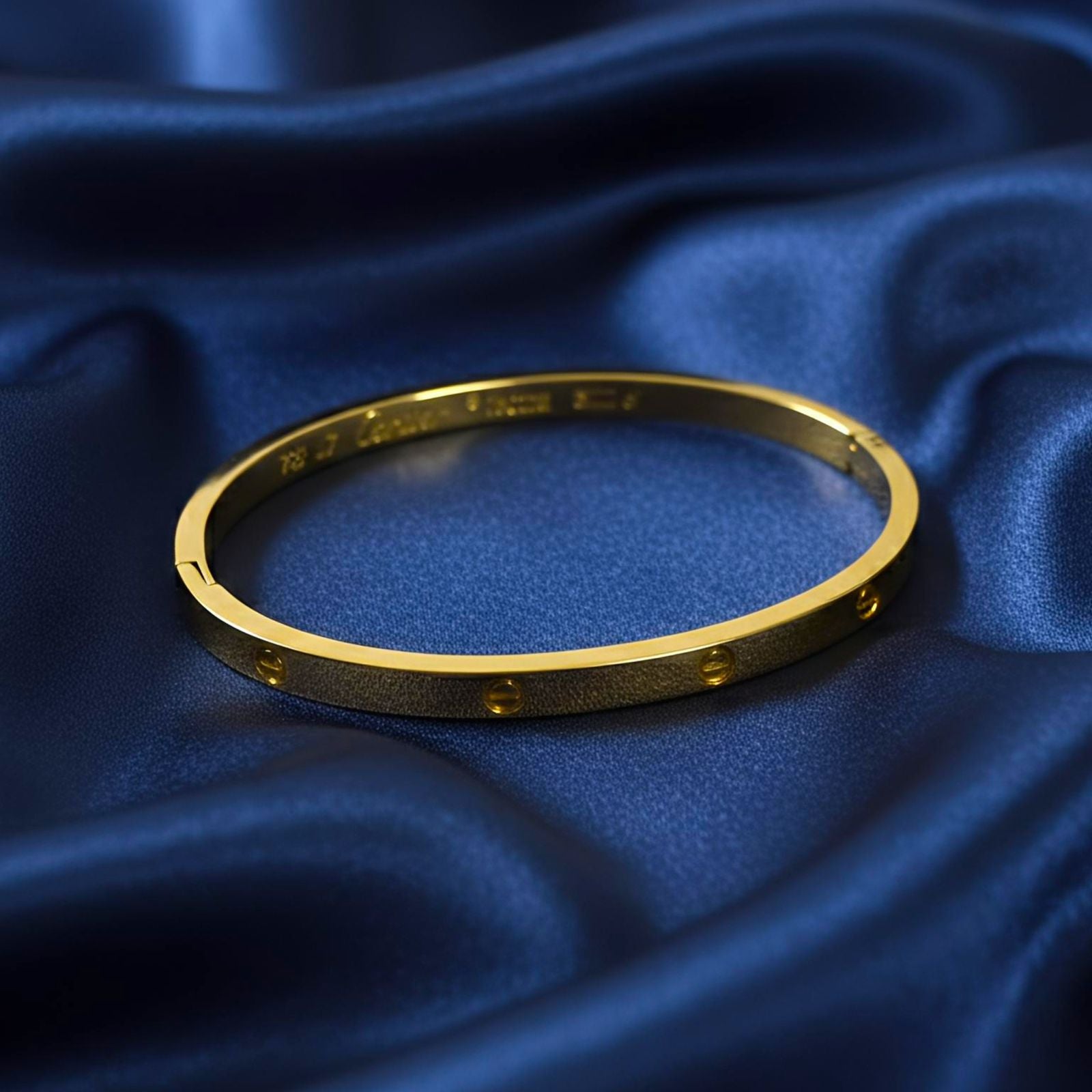 Eternal Stud Bangle Bracelet (18k gold Anti-Tarnish)